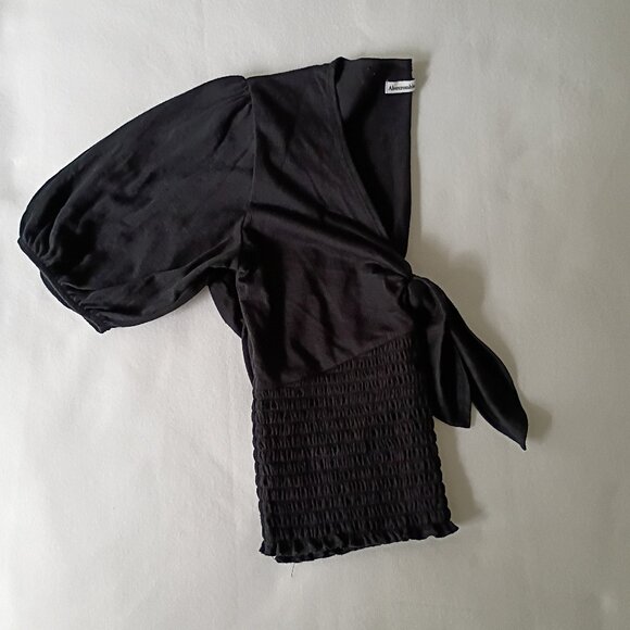 ABERCROMBIE Tie Front Crop Top Black Size Medium - Picture 7 of 7